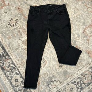 Old Navy Women’s High-Rise Super Skinny Jeans in Black
